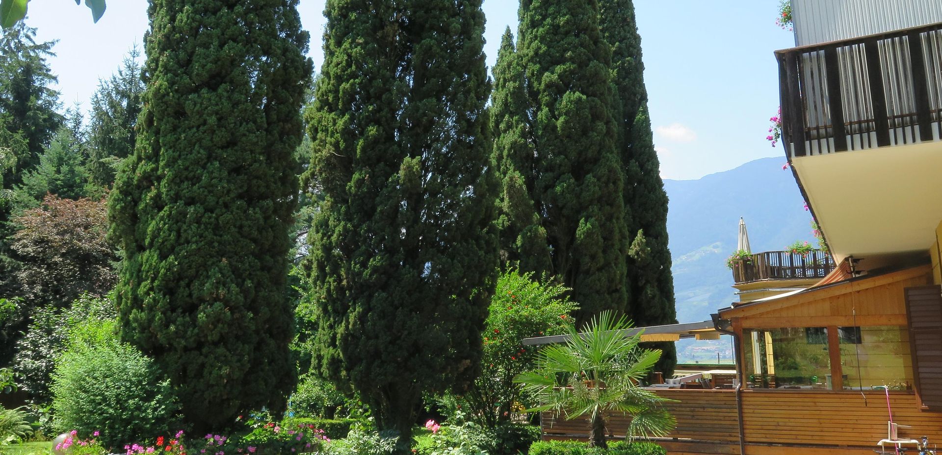 Garten im 3 Sterne Hotel in Meran Obermais